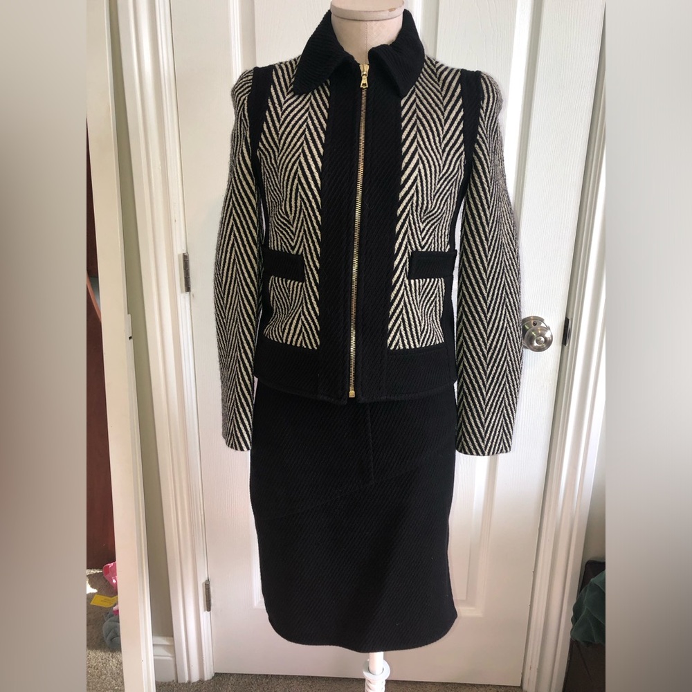 Black & White Chevron Zip-Up Women's Jacket